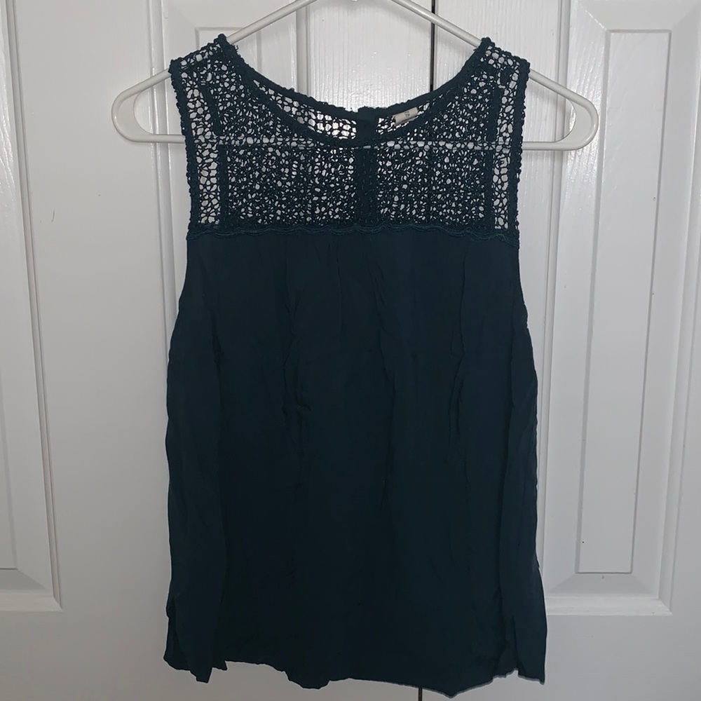 Old Navy embroidery tank
